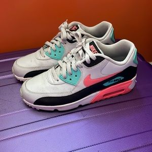 Size 6.5 Nike air max
